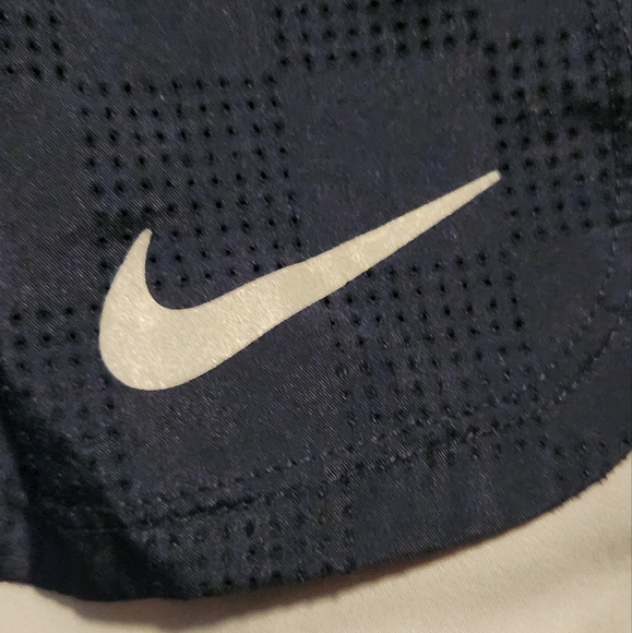 Nike dry fit running shorts - Picture 8 of 9